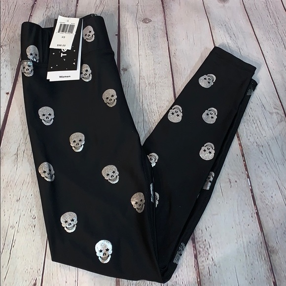 💕 NWT $200 Skull Leggings and 2 sports bras💕 - Picture 5 of 8